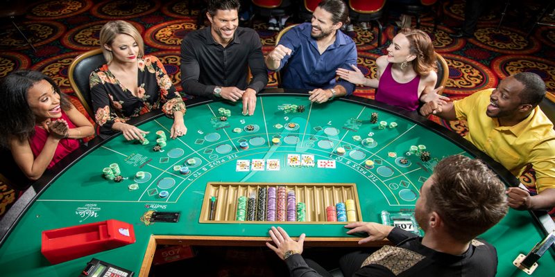Nhóm kéo Baccarat - chiến lược hay cái bẫy khi chơi casino